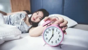 Orang yang Selalu Terbangun Saat Bunyi Alarm Ini 9 Karakteristiknya, Menurut Psikologi